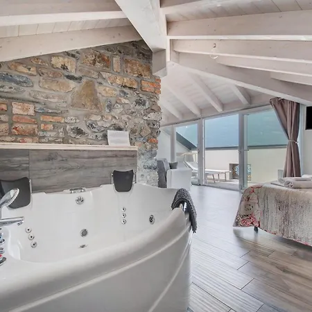 White - Jacuzzi *