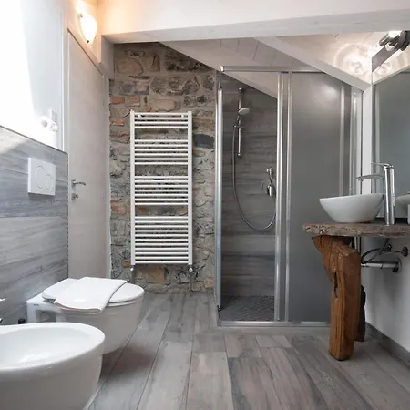 White - Jacuzzi Apartamento